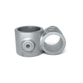 Pozinkovaná spojka pre trubky 42,4/33,7 mm, tvar kontinuálny kríž